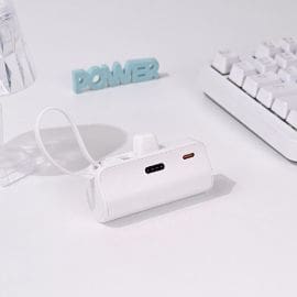 Power bank prenosiva baterija privezak 5000mAh 15W lightning bela
